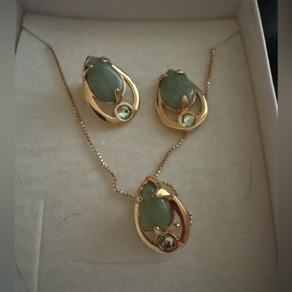 Jade Jewelry Set